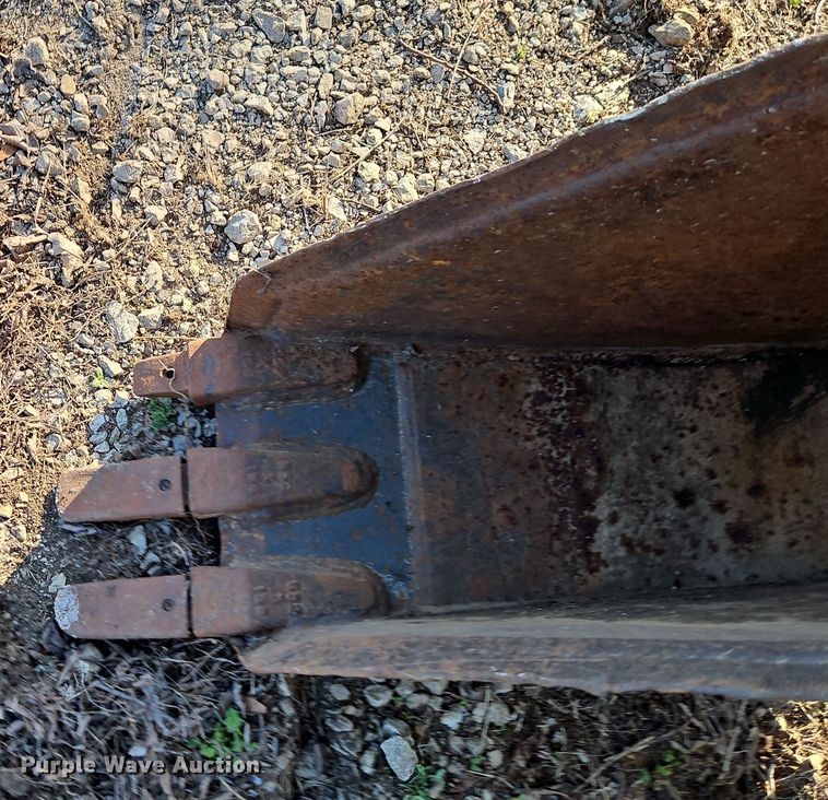 image for item EI8902 Melroe Bobcat 337 mini excavator bucket