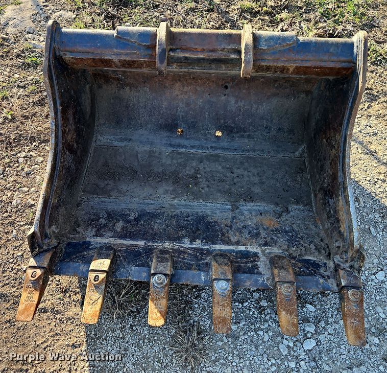 image for item EI8903 Bobcat mini excavator bucket