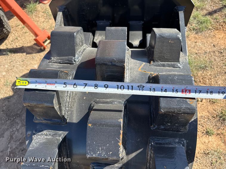 image for item EJ3537 2024 GIYI excavator compaction wheel