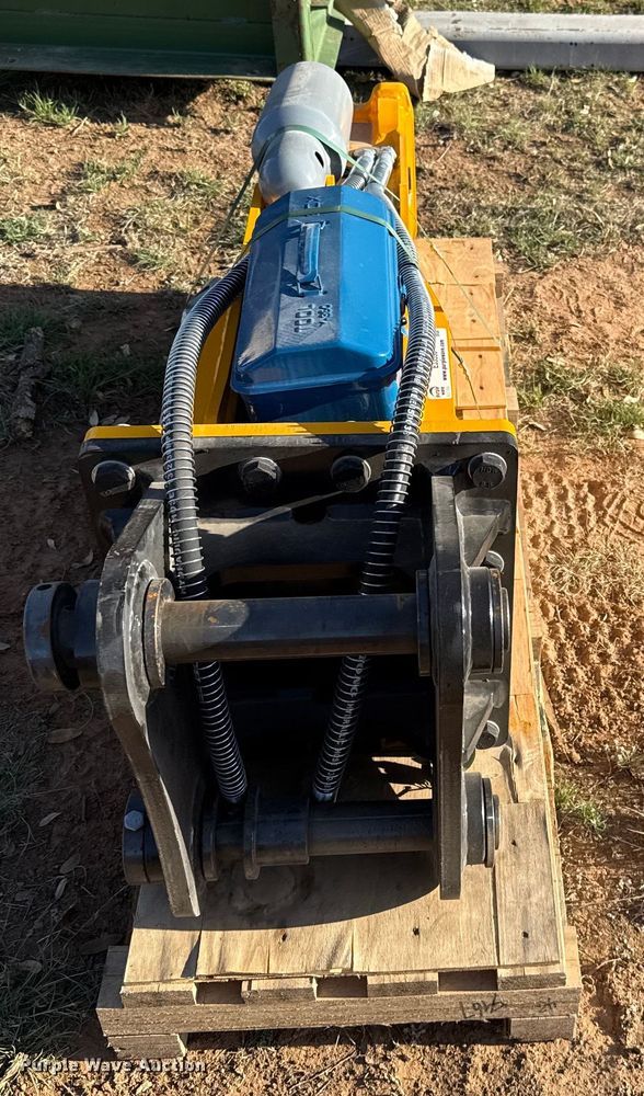 image for item EJ3556 2024 TOFT TOFT750 breaker