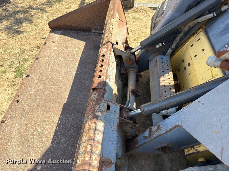 image for item EJ3561 2000 New Holland LS140 skid steer loader