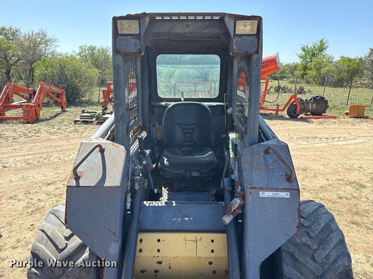 image for item EJ3561 2000 New Holland LS140 skid steer loader
