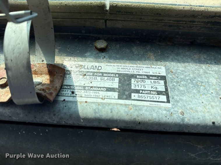 image for item EJ3561 2000 New Holland LS140 skid steer loader