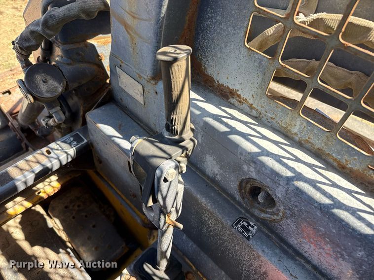 image for item EJ3561 2000 New Holland LS140 skid steer loader