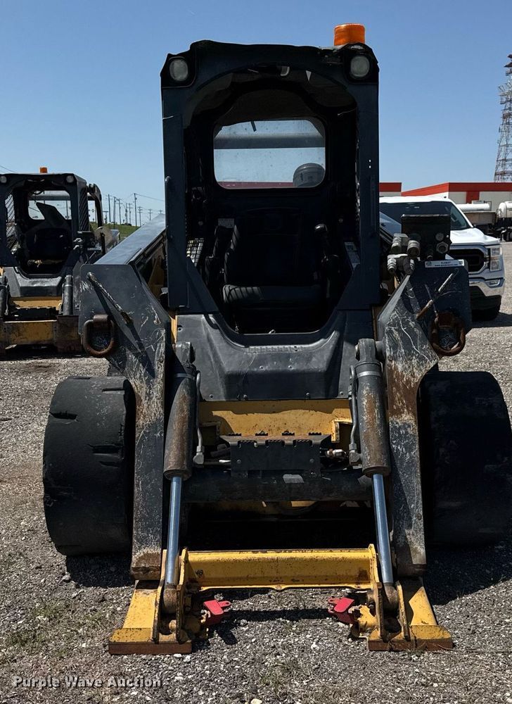 image for item EJ3627 2013 John Deere 332D skid steer loader