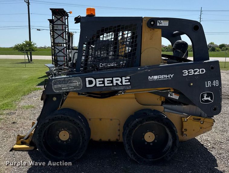 image for item EJ3627 2013 John Deere 332D skid steer loader