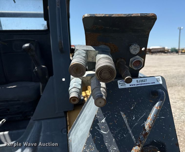 image for item EJ3627 2013 John Deere 332D skid steer loader