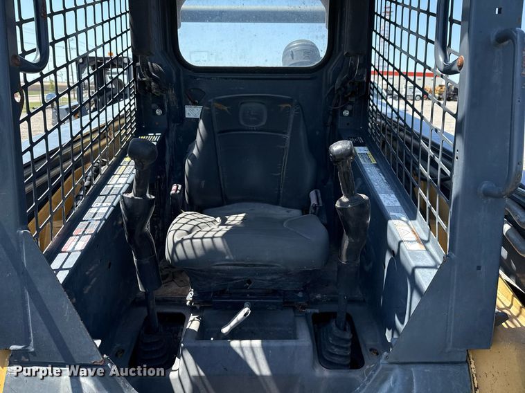 image for item EJ3627 2013 John Deere 332D skid steer loader