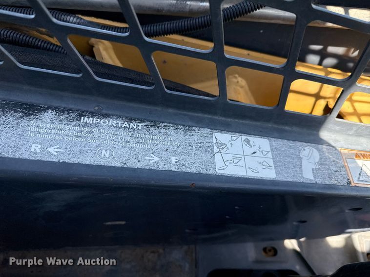 image for item EJ3627 2013 John Deere 332D skid steer loader