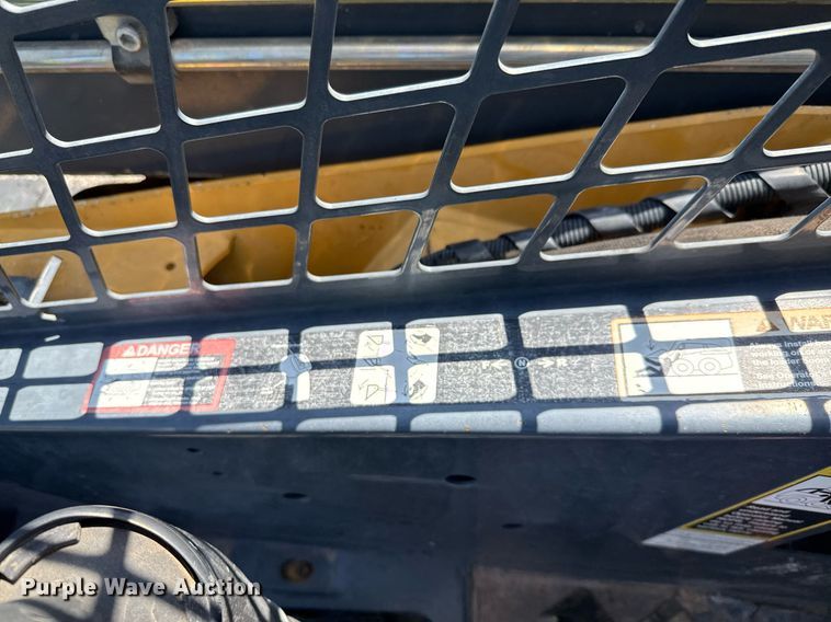 image for item EJ3627 2013 John Deere 332D skid steer loader