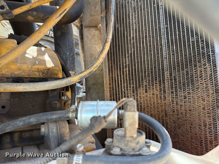 image for item EJ3627 2013 John Deere 332D skid steer loader