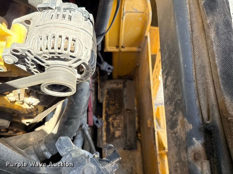 image for item EJ3627 2013 John Deere 332D skid steer loader