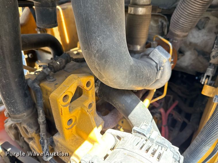 image for item EJ3627 2013 John Deere 332D skid steer loader