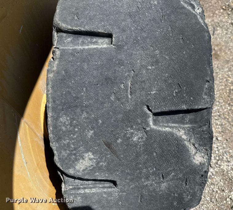 image for item EJ3627 2013 John Deere 332D skid steer loader