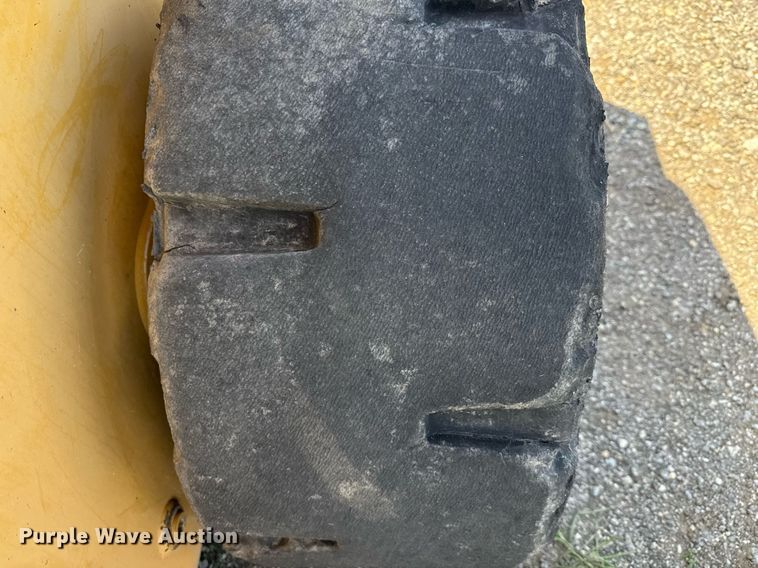 image for item EJ3627 2013 John Deere 332D skid steer loader