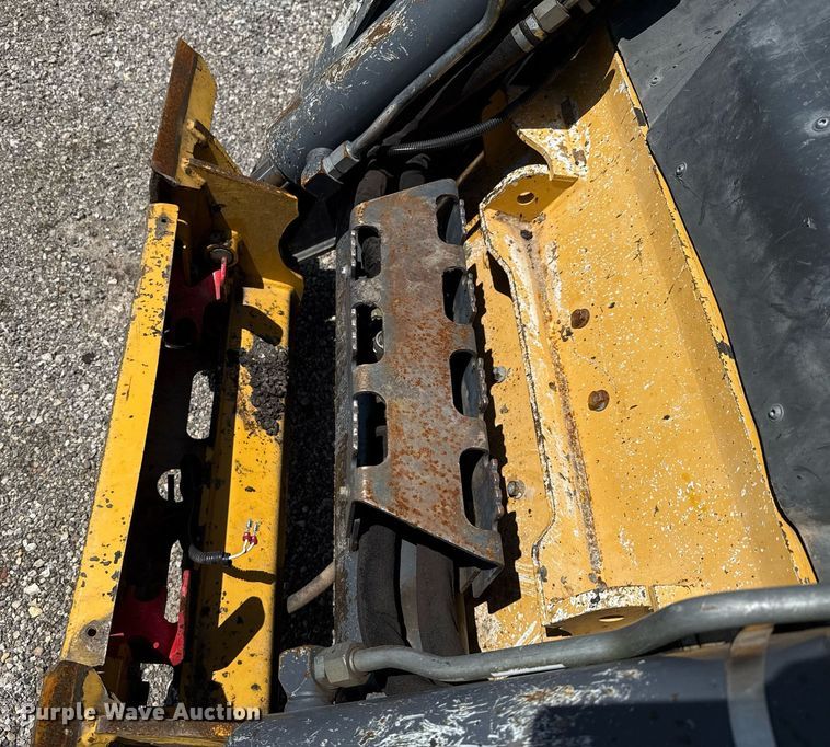 image for item EJ3628 2013 John Deere 332D skid steer loader