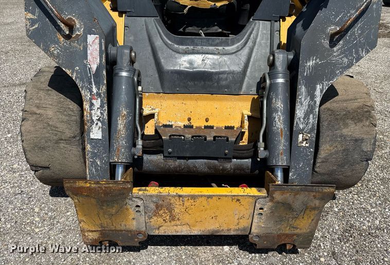 image for item EJ3628 2013 John Deere 332D skid steer loader