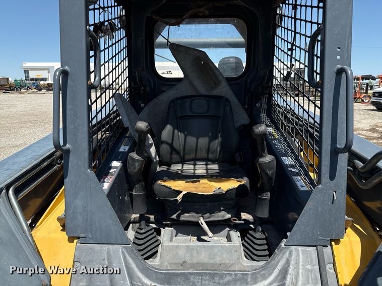 image for item EJ3628 2013 John Deere 332D skid steer loader