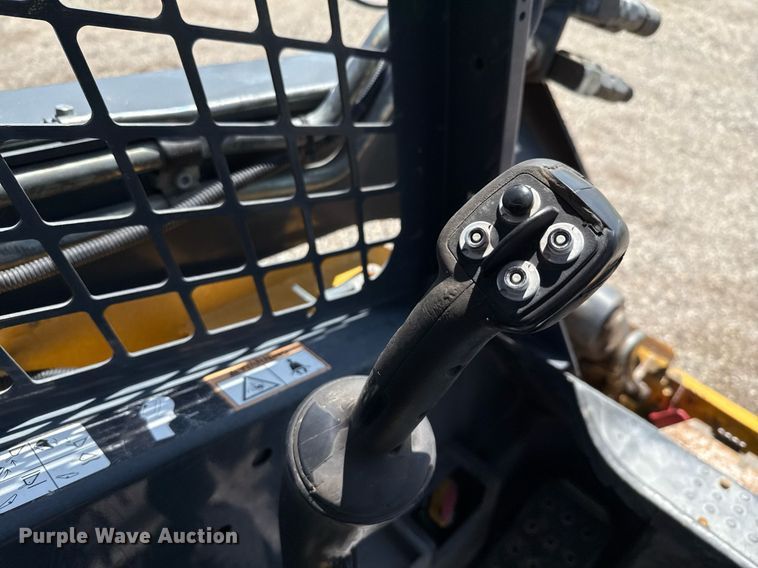 image for item EJ3628 2013 John Deere 332D skid steer loader