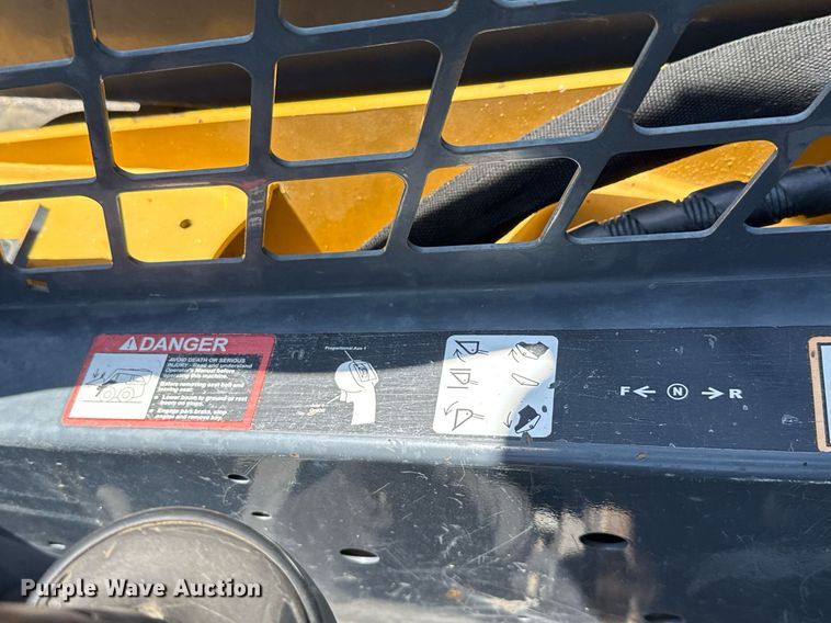 image for item EJ3628 2013 John Deere 332D skid steer loader