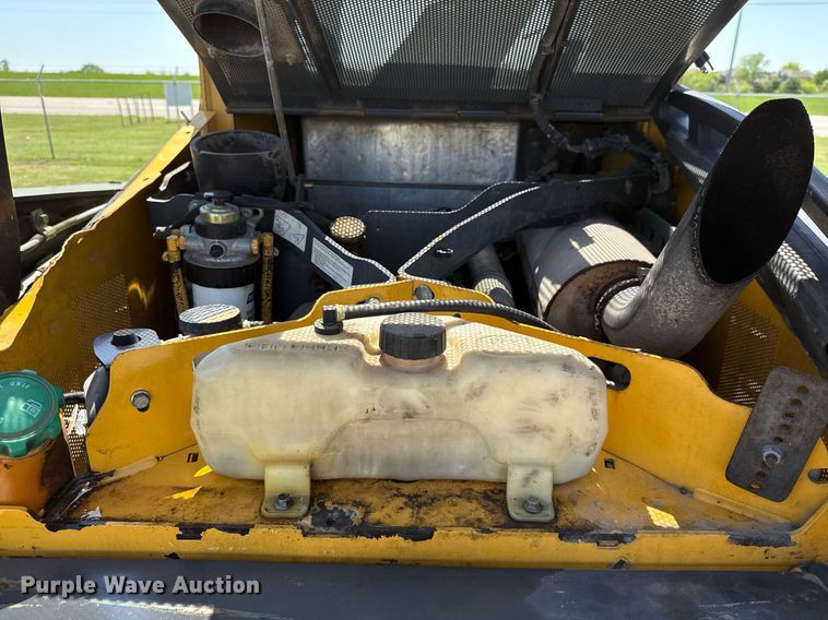 image for item EJ3628 2013 John Deere 332D skid steer loader