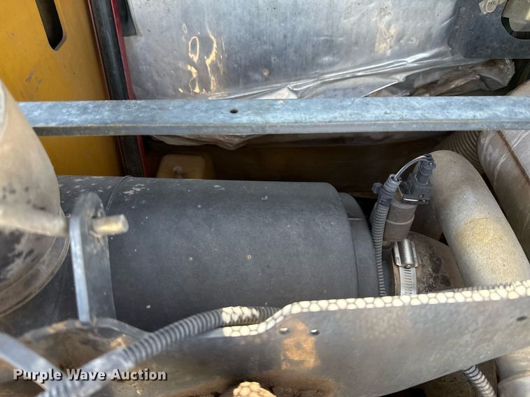 image for item EJ3628 2013 John Deere 332D skid steer loader