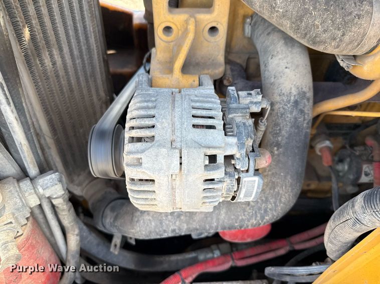 image for item EJ3628 2013 John Deere 332D skid steer loader