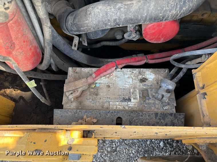 image for item EJ3628 2013 John Deere 332D skid steer loader