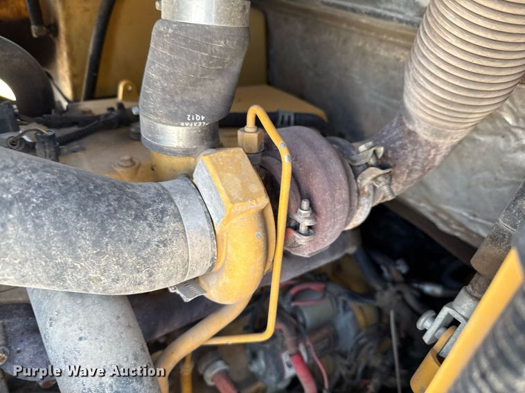 image for item EJ3628 2013 John Deere 332D skid steer loader