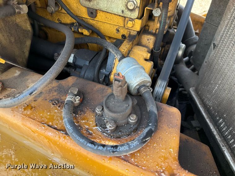 image for item EJ3628 2013 John Deere 332D skid steer loader