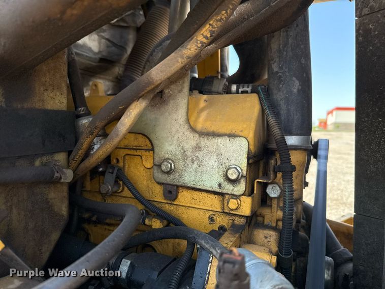 image for item EJ3628 2013 John Deere 332D skid steer loader