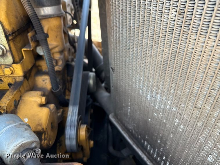 image for item EJ3628 2013 John Deere 332D skid steer loader