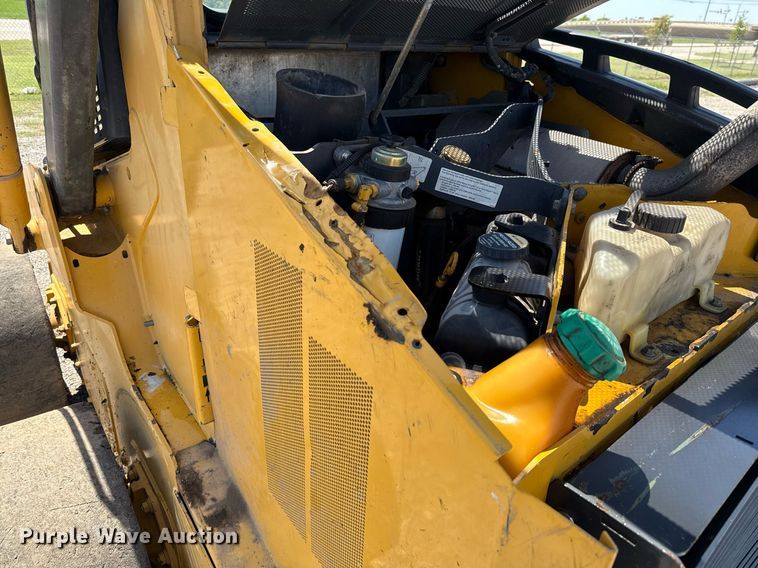 image for item EJ3628 2013 John Deere 332D skid steer loader