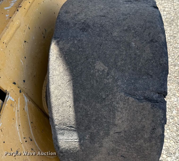 image for item EJ3628 2013 John Deere 332D skid steer loader