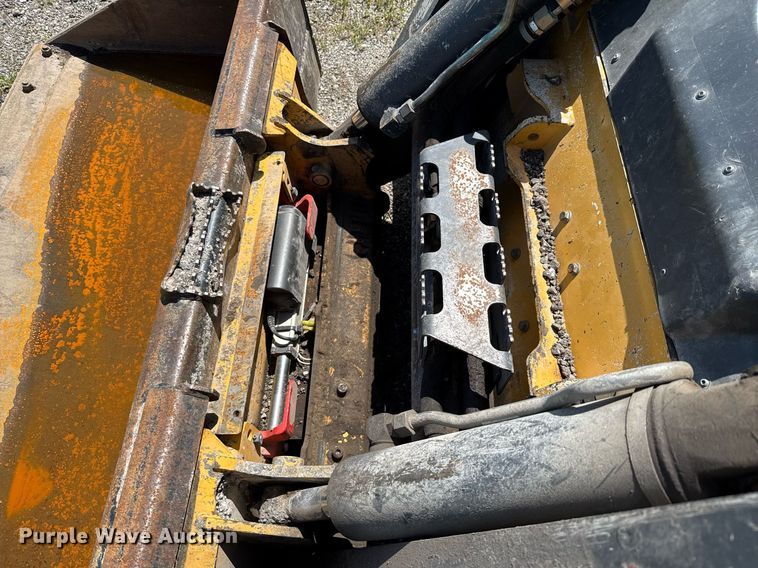 image for item EJ3629 2013 John Deere 332D skid steer loader