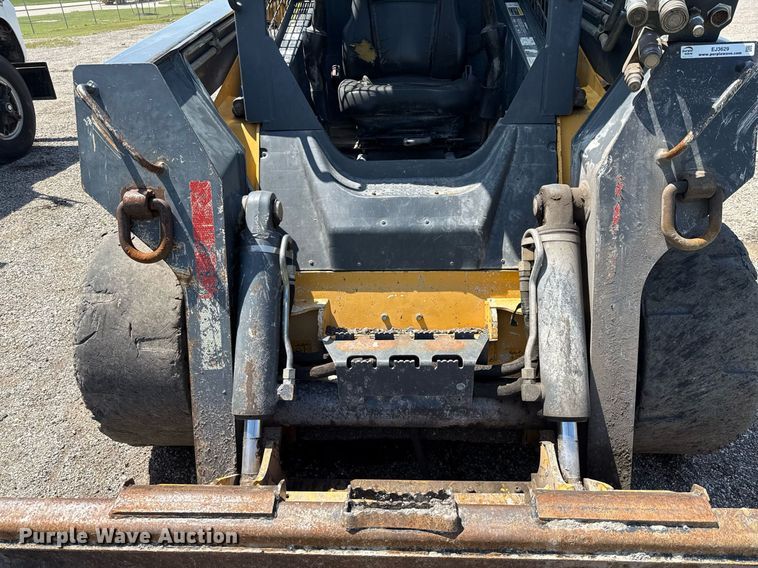 image for item EJ3629 2013 John Deere 332D skid steer loader