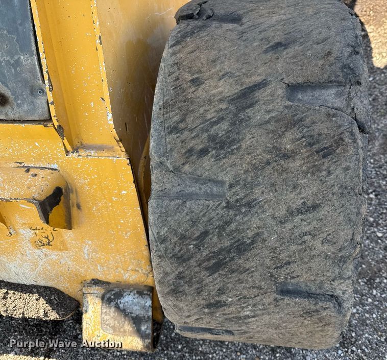 image for item EJ3629 2013 John Deere 332D skid steer loader