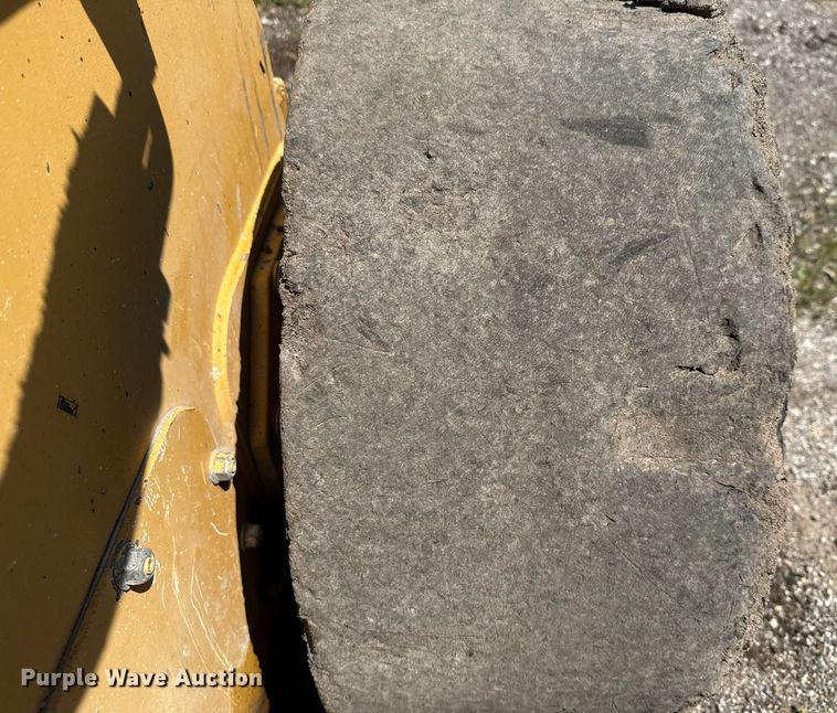 image for item EJ3629 2013 John Deere 332D skid steer loader