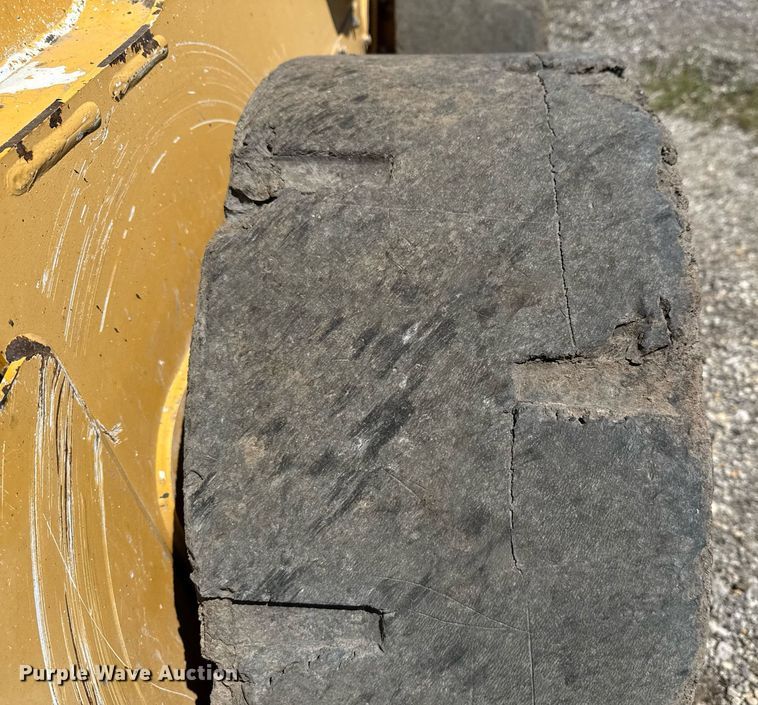 image for item EJ3629 2013 John Deere 332D skid steer loader