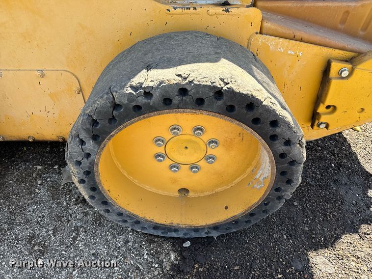 image for item EJ3629 2013 John Deere 332D skid steer loader