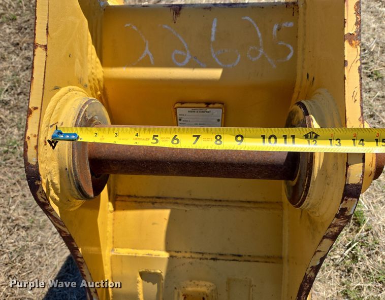 image for item EJ8347 2016 John Deere AT456495 bucket 