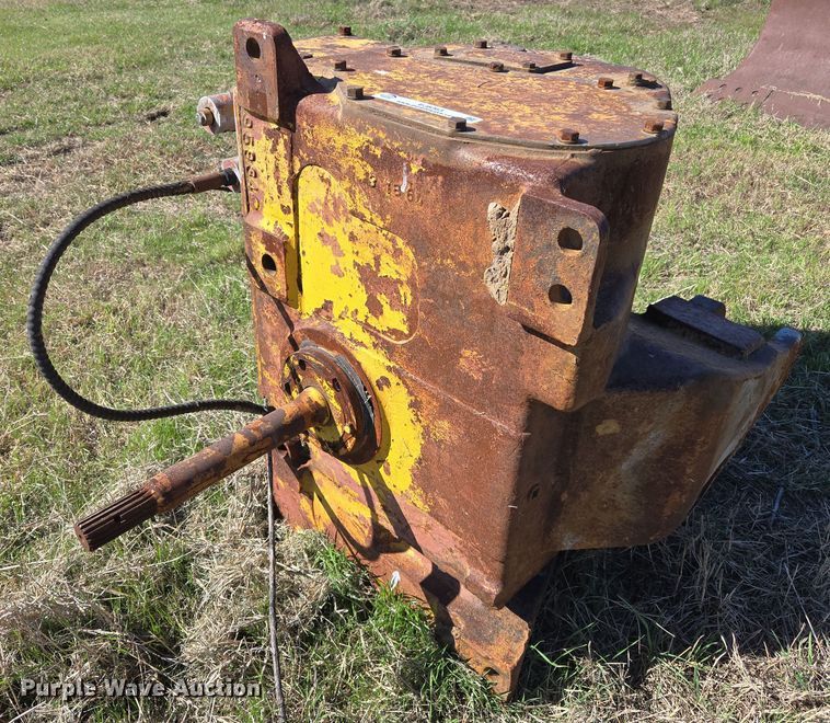 image for item EJ8363 Hyster D6C winch