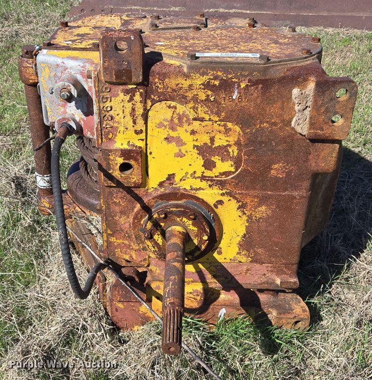 image for item EJ8363 Hyster D6C winch