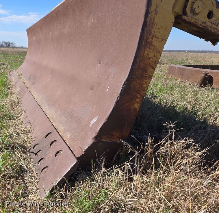 image for item EJ8364 Caterpillar 7A dozer parts