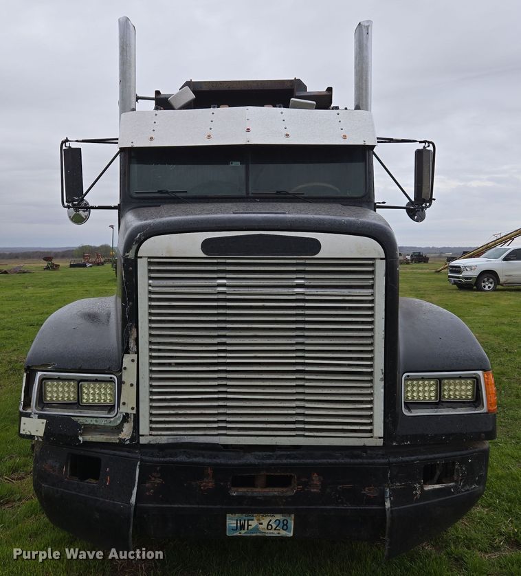 image for item EJ8378 1989 Freightliner FLD dump truck