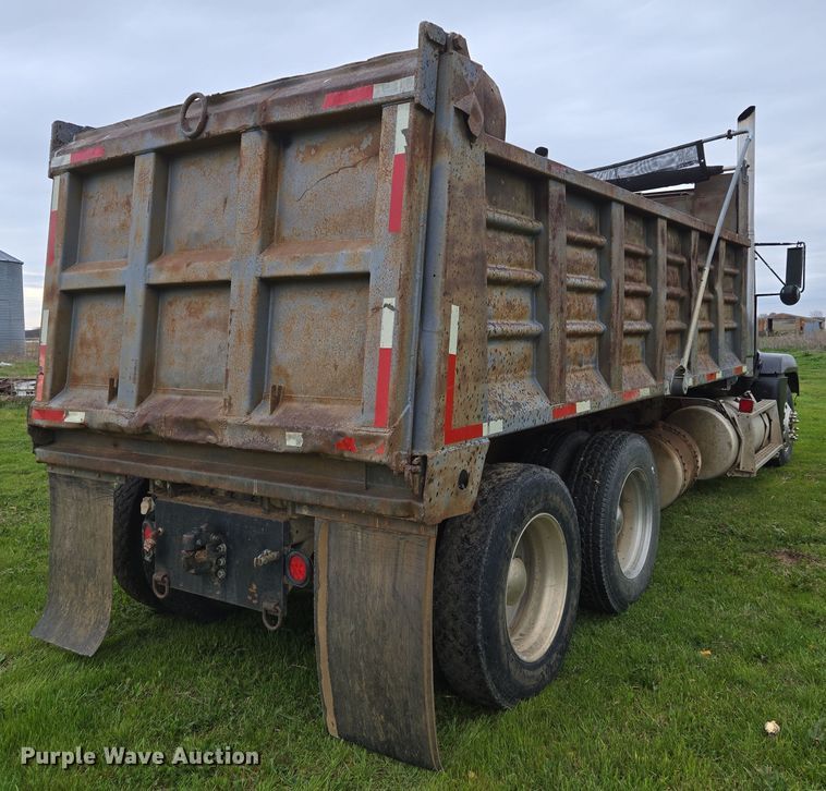 image for item EJ8378 1989 Freightliner FLD dump truck