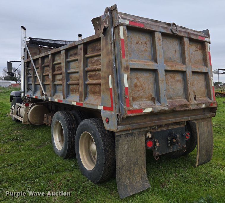 image for item EJ8378 1989 Freightliner FLD dump truck