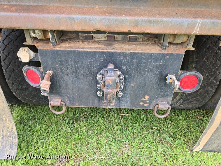 image for item EJ8378 1989 Freightliner FLD dump truck