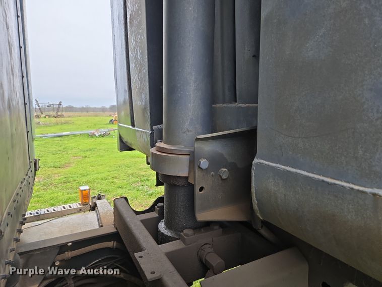 image for item EJ8378 1989 Freightliner FLD dump truck