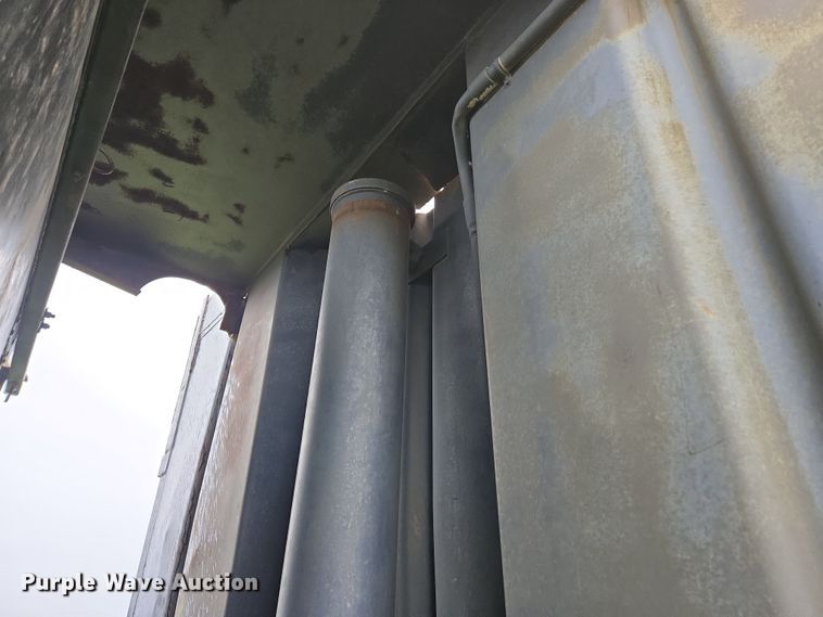 image for item EJ8378 1989 Freightliner FLD dump truck